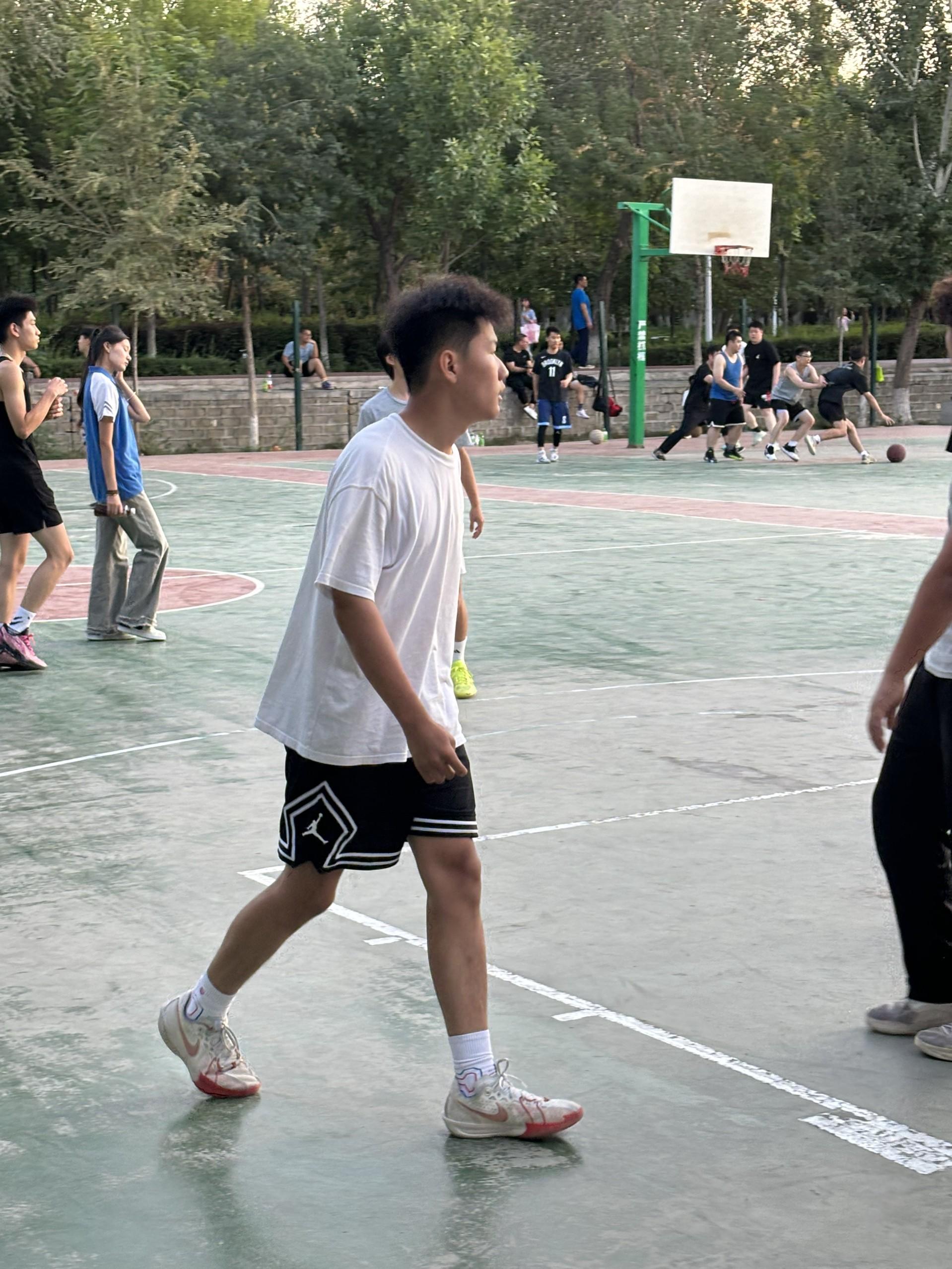 开学去球场打球怎么穿?